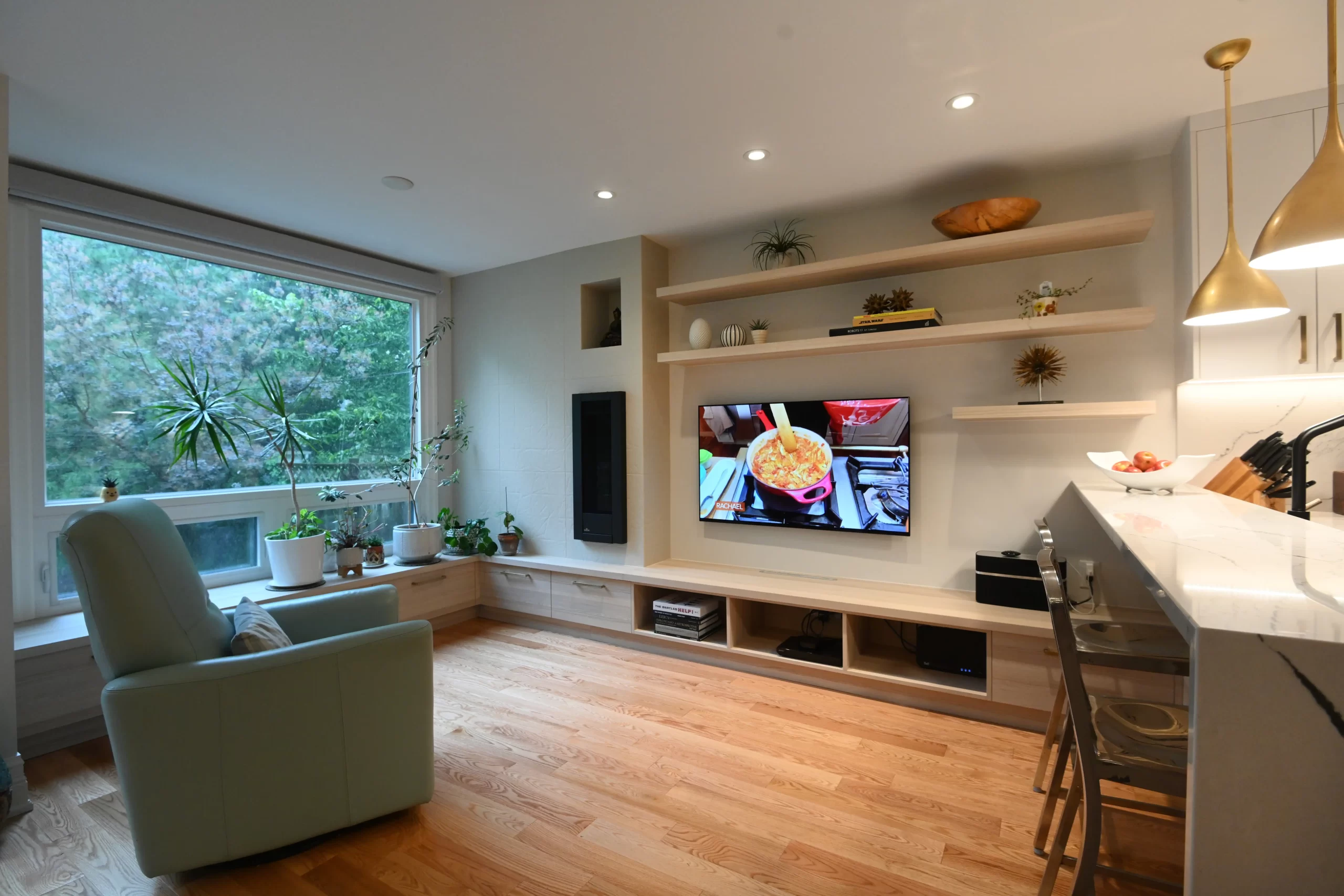 Cleveland — Entertainment Unit